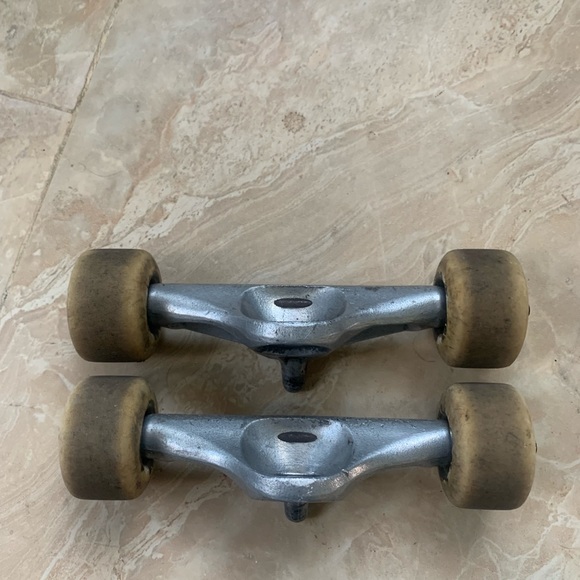 Venture Skate Board Trucks Wheels Bearings - Picture 5 of 6